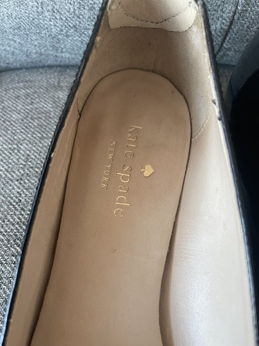 Kate Spade New York Patent Leather Cap Toe Pump - Black/Cream US 6 - Picture 4 of 8