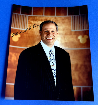 MICHAEL D. EISNER ''Walt Disney''  signed Foto 20x25 Autogramm