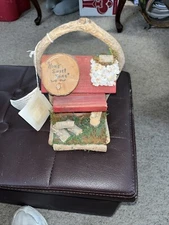 Craftline: The Country Charm Collection Indoor Mountain Crafted Bird House