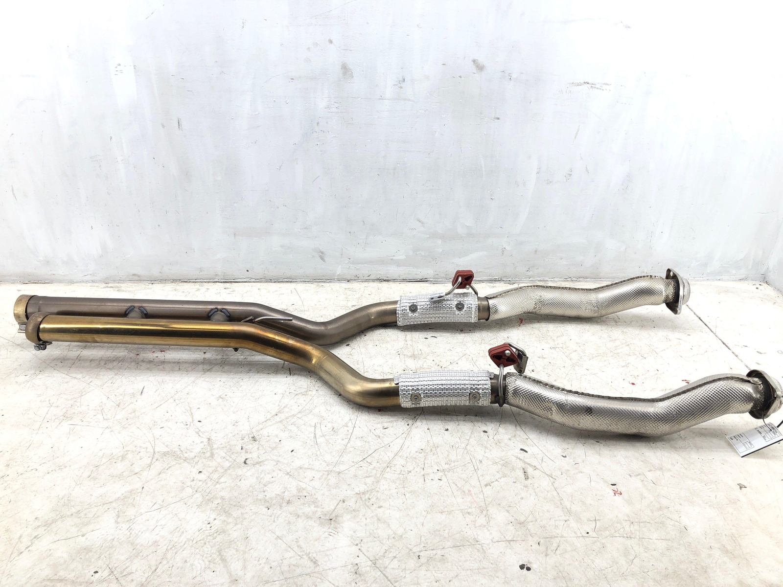 2019-2023 ASTON MARTIN VANTAGE 4.0L EXHAUST CENTER INTERMEDIATE PIPE OEM