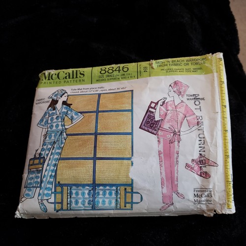 McCalls 8846 Beach/Bath Jacket Pants Tote/Mat Slippers Womans SMALL 9Jr 10M 11JR - Picture 2 of 12