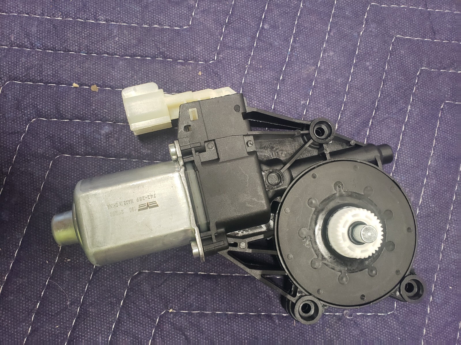 Front Right Power Window Regulator with Motor for Ford Focus 2012-2018 2 pin