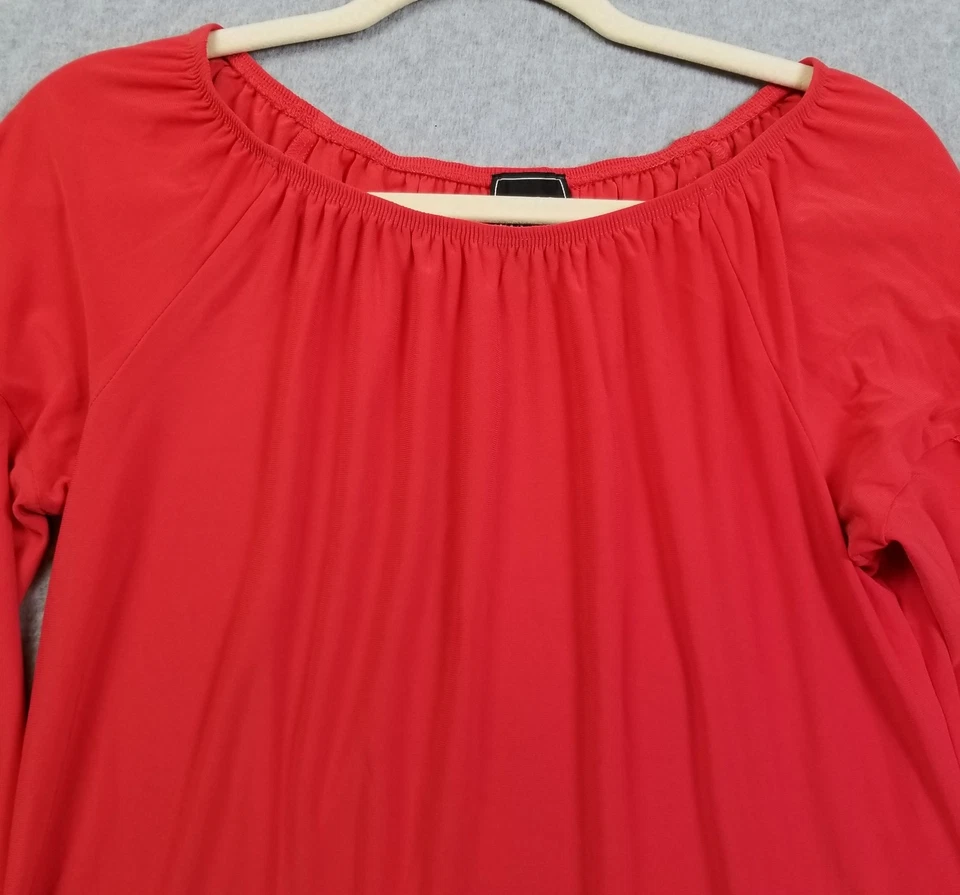 Camiseta deportiva elástica Coco Bianco para mujer roja mediana manga campana 3/4 fuera del hombro Foto 2 de 4