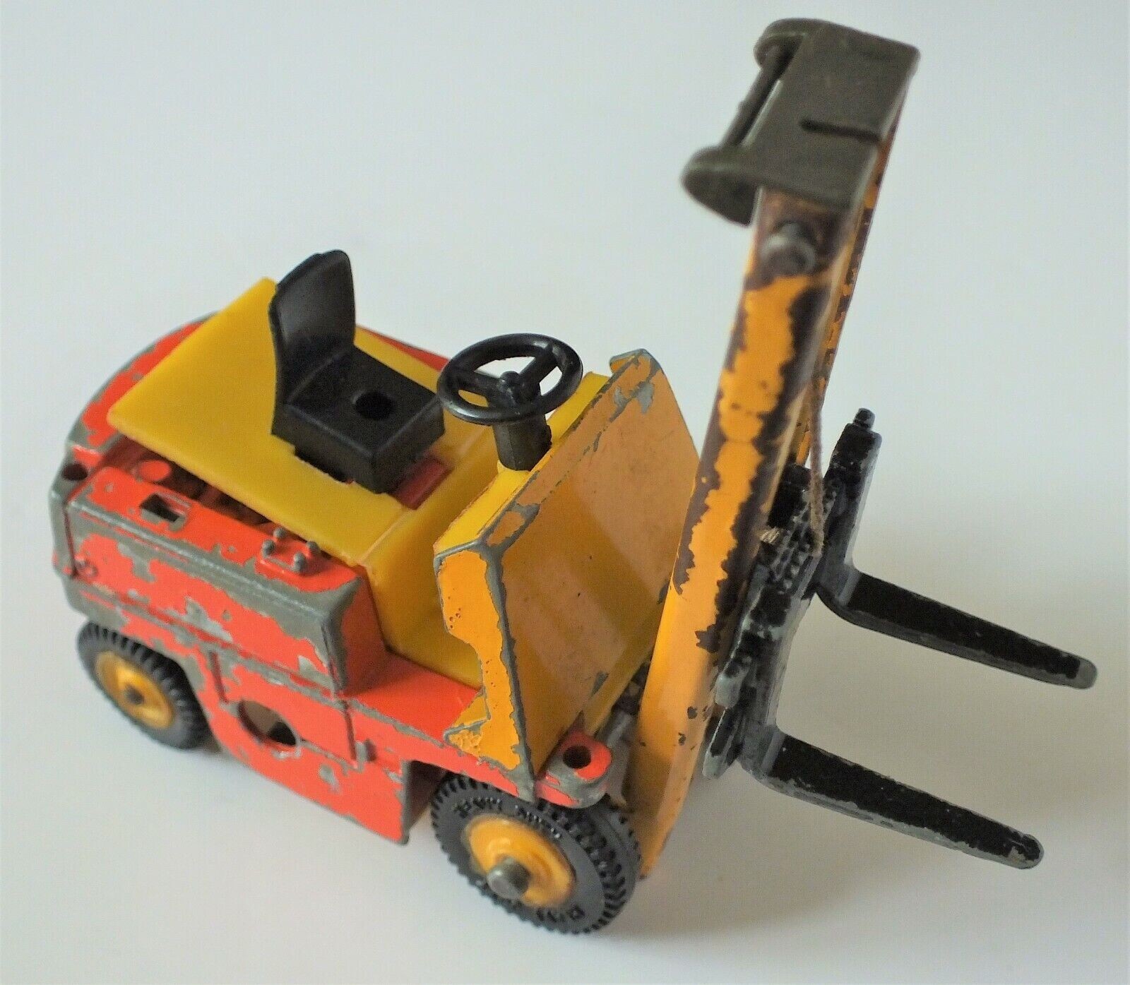 Dinky 404, Conveyancer Fork Lift Truck - Free Price Guide & Review