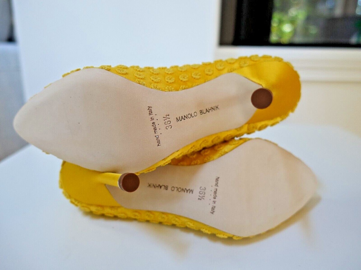 NIB $1050 Manolo Blahnik Hangisi 105 Pumps Heels Satin NIB $1050 Manolo Blahnik Hangisi 105 Pumps Heels Satin