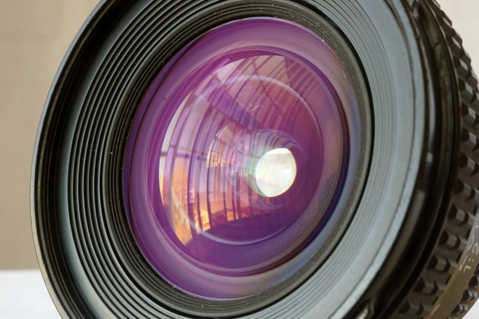 Nikon AF Nikkor 20mm 1:2.8D Autofocus Lens Good Working Order Made in Japan - Image 2 of 4