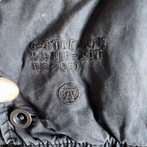 Giacca G-Star Raw Field uomo media nera cotone utility militare con cappuccio - Foto 18 di 20