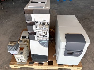 Shimadzu LCMS-2020 with Optional Ionization Upgrade Paired with Prominence HPLC