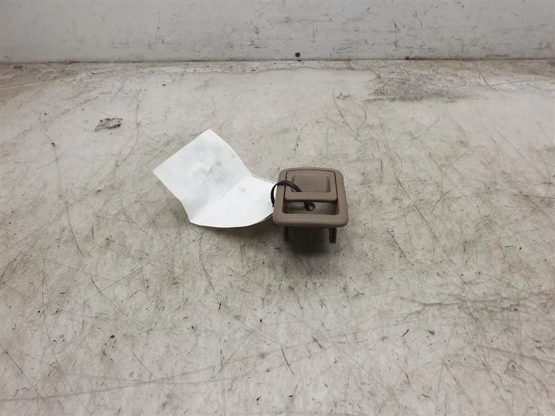 Toyota 4 Runner SR5 2002 lado del pasajero montaje de manija de puerta interior delantera Foto 2 de 4