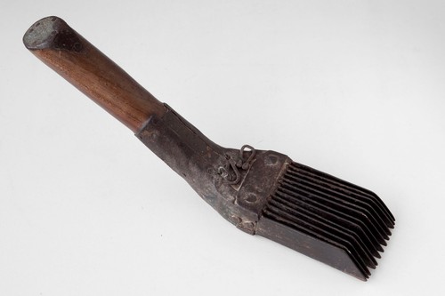 Antique Carpet Weaving Comb - Wood/ Metal - Picture 7 of 7