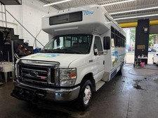 2017 Ford E-450 Super Duty 16 Passenger Shuttle Bus Ada Wheelchair Lift V10 2017 Ford E-450 Super Duty 16 Passenger Shuttle Bus Ada Wheelchair Lift V10