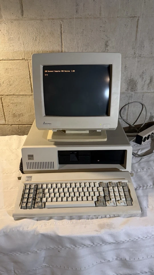 Working IBM PC XT 5160 W/ Keyboard 512Kb RAM Retro Computer See Pics Intel 8088 - Image 3 of 4