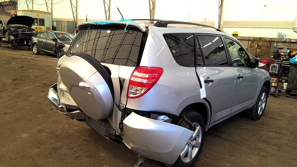 RAV 4     2012 Fuel Vapor Canister 6865612 Foto 2 de 4