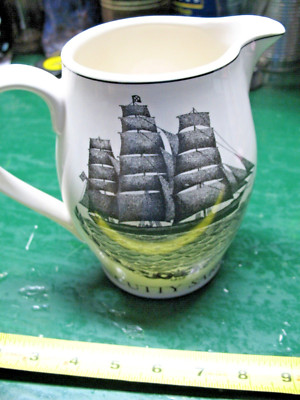 CUTTY SARK CAPTAIN JOHN WILLIS 'OLD WHITE HAT' 40 oz   TLH CERAMIC PITCHER MINT