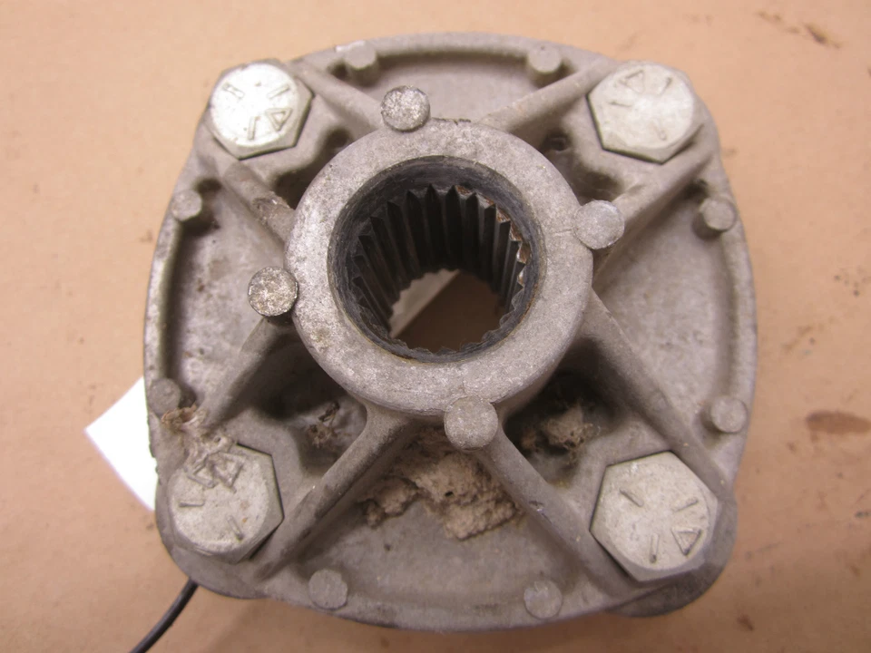 Cubo traseiro esquerdo Polaris Explorer 400 4x4 1994 fabricante de equipamento original - Imagem 3 de 4