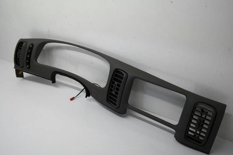 1997-05 Buick Park Avenue Speedometer Instrument Cluster w Vent Panel  - Image 3 of 4