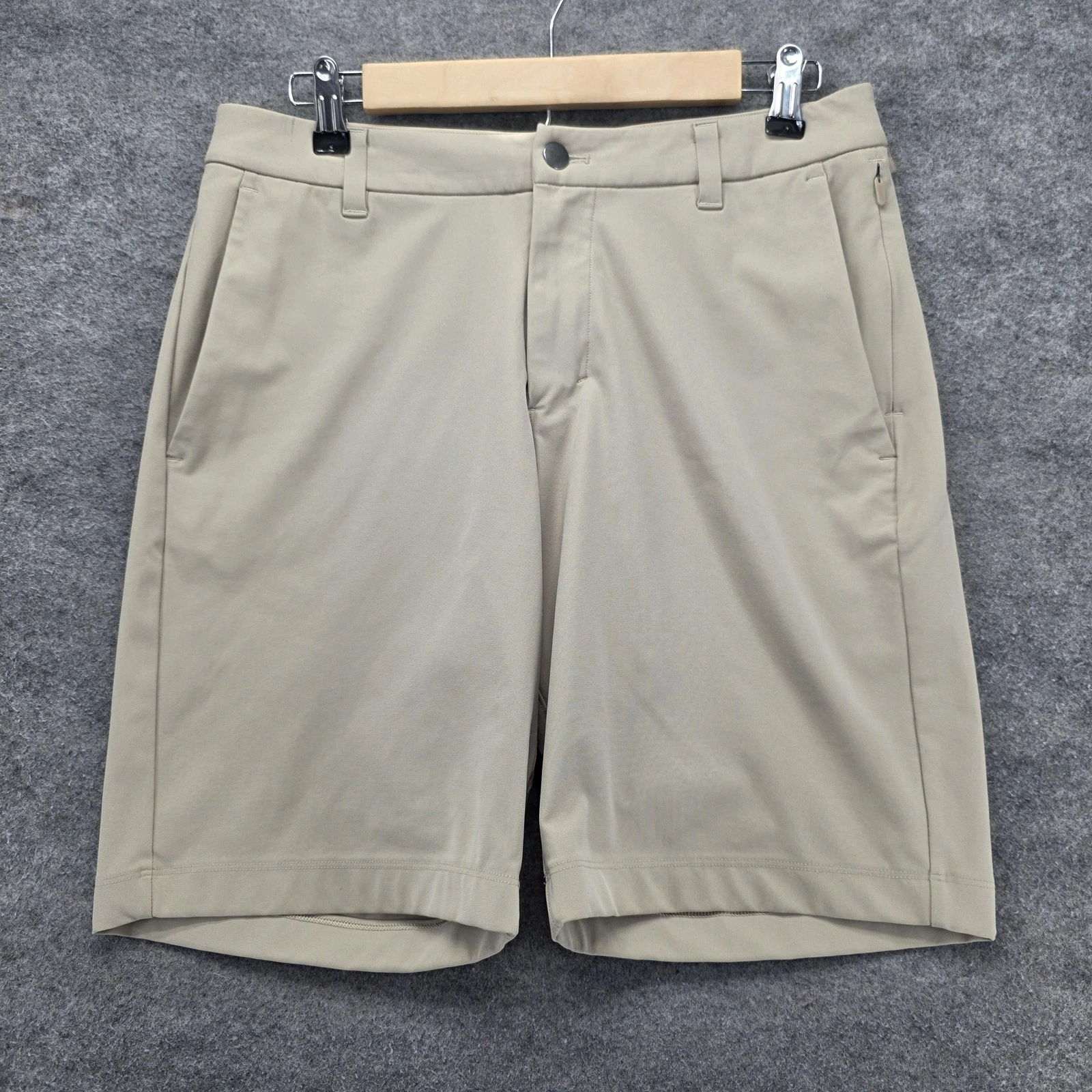 Lululemon Shorts Mens 30 Beige Chino Flat Front Casual Stretch 9 Inseam