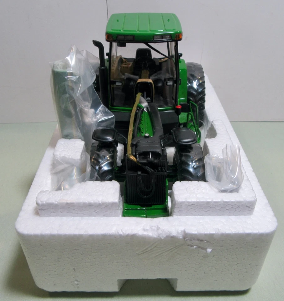 Tractor John Deere Precision Classics # 8400 de colección 1/32 # 05239 (1995) Foto 3 de 4