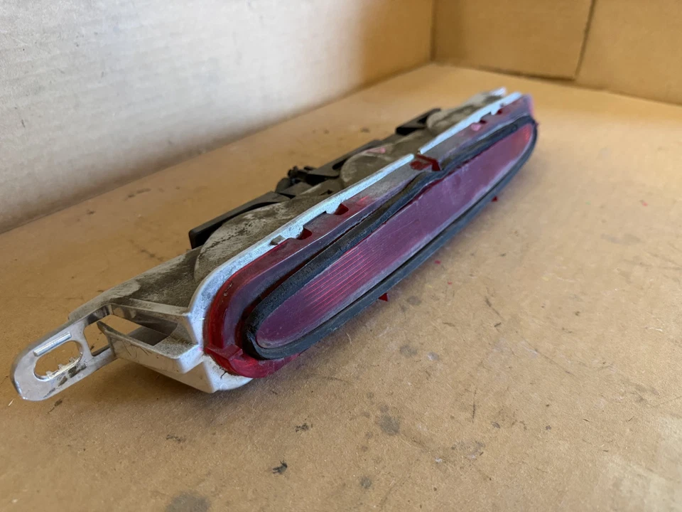 Chevy Cobalt y Pontiac G5 2005-2010 cupé tercera luz de freno lámpara de freno 15271523 Foto 2 de 4