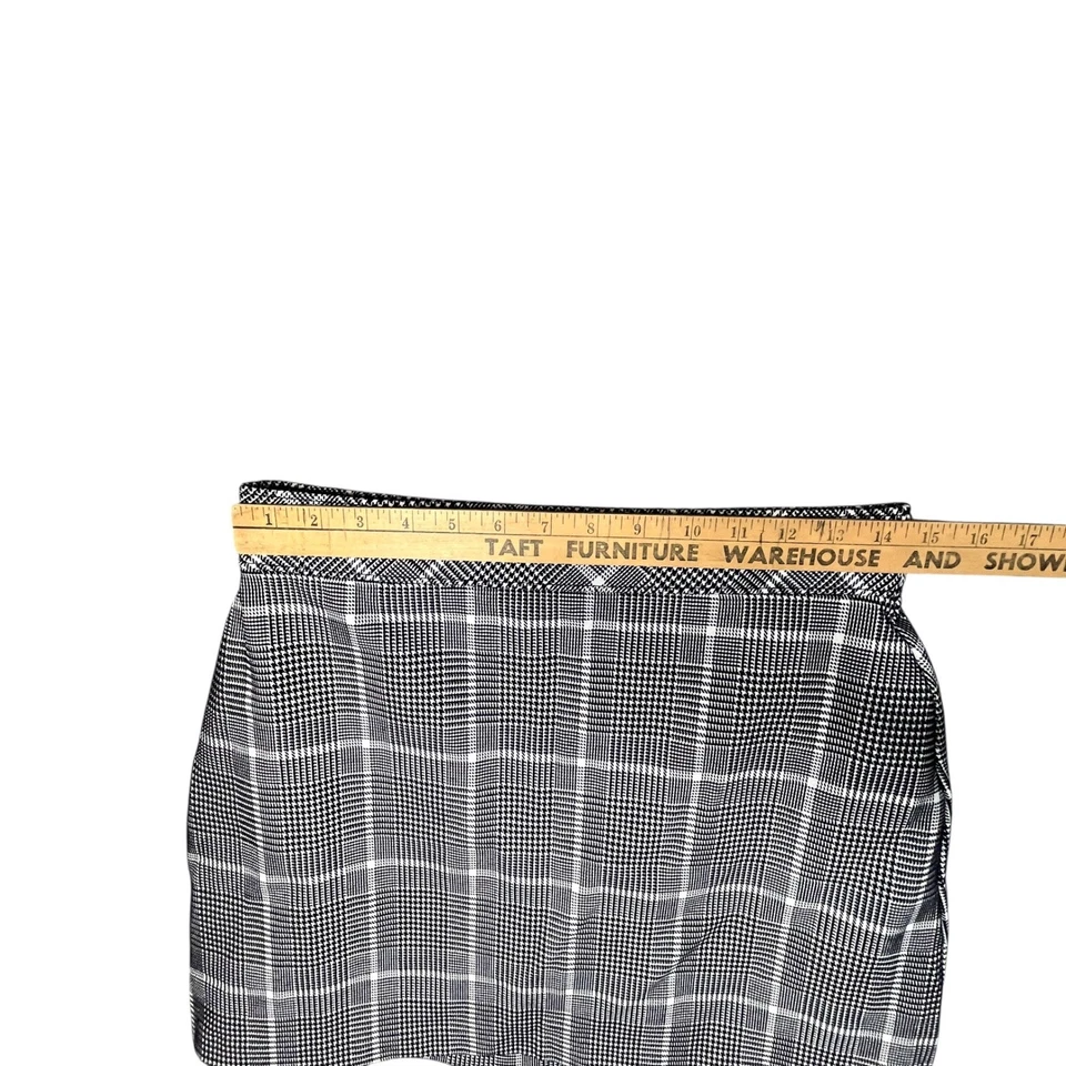 SPANX Womens Plaid Mini Skirt Houndstooth M Built In Shorts Schoolgirl Preppy - Image 4 of 4