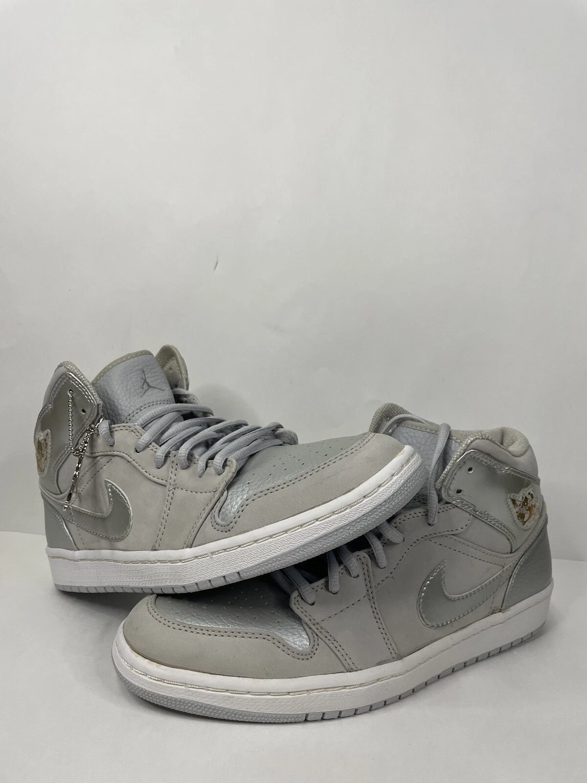 Air Jordan 1 Retro + 2001 Neutral Grey Size 9.5 136065 001