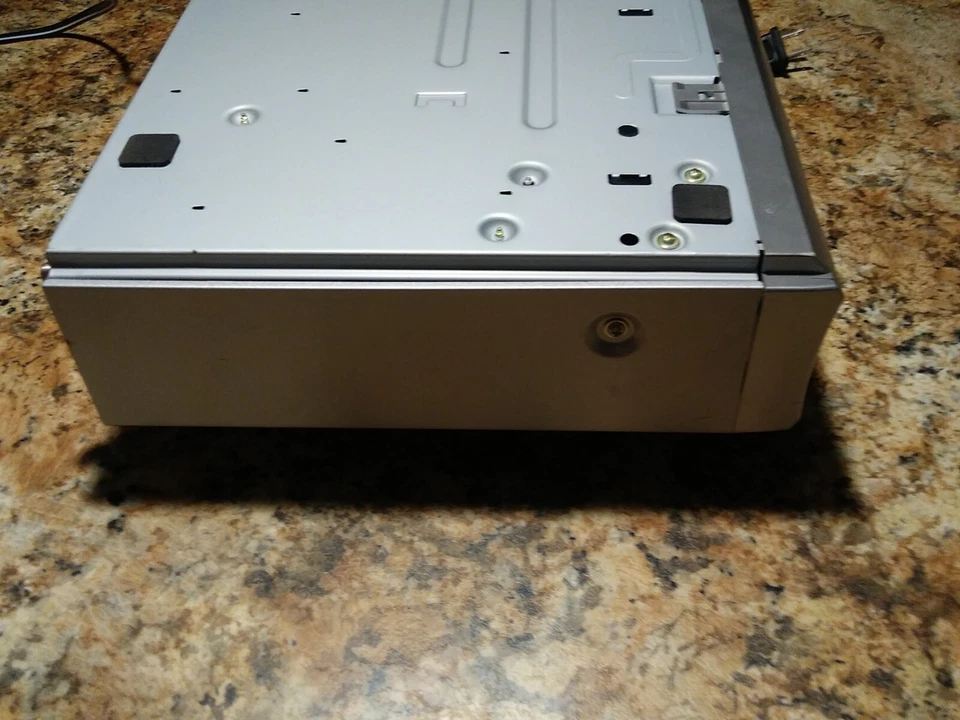 Combo reproductor de DVD VHS VCR JVC HR-XVC17 sin control remoto, sin cables AV, SOLO PARA REPUESTOS Foto 4 de 4