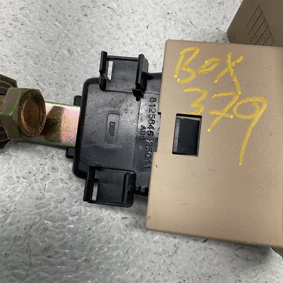 BMW 740iL 2000 receptor de hebilla de cinturón de seguridad central trasero 8125845 X4076 Foto 4 de 4