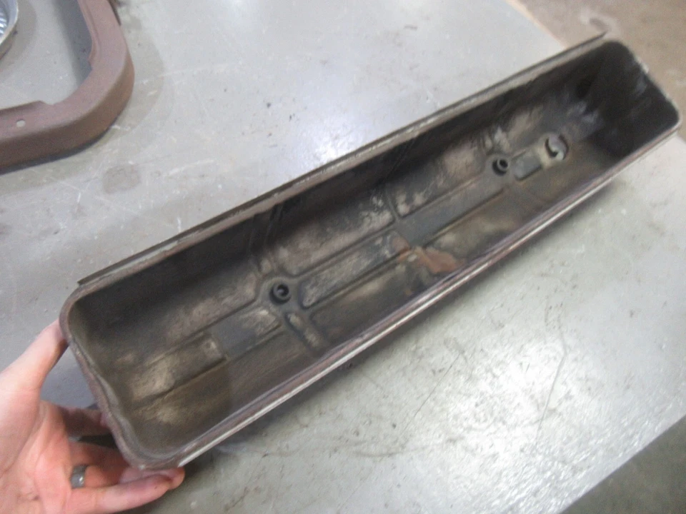 Chevrolet 1939-1953 camión 216 seis cilindros motor válvula cubierta rat rod Foto 2 de 3