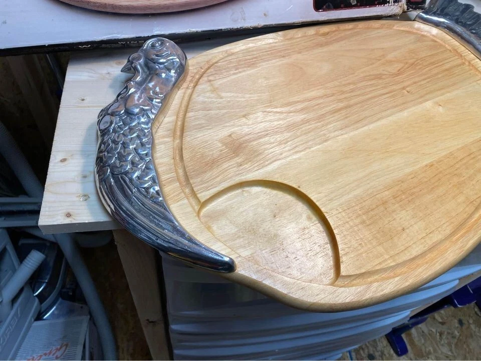 Cortador de platos de madera para servir pavo Winsome, usado un par de veces Foto 2 de 4