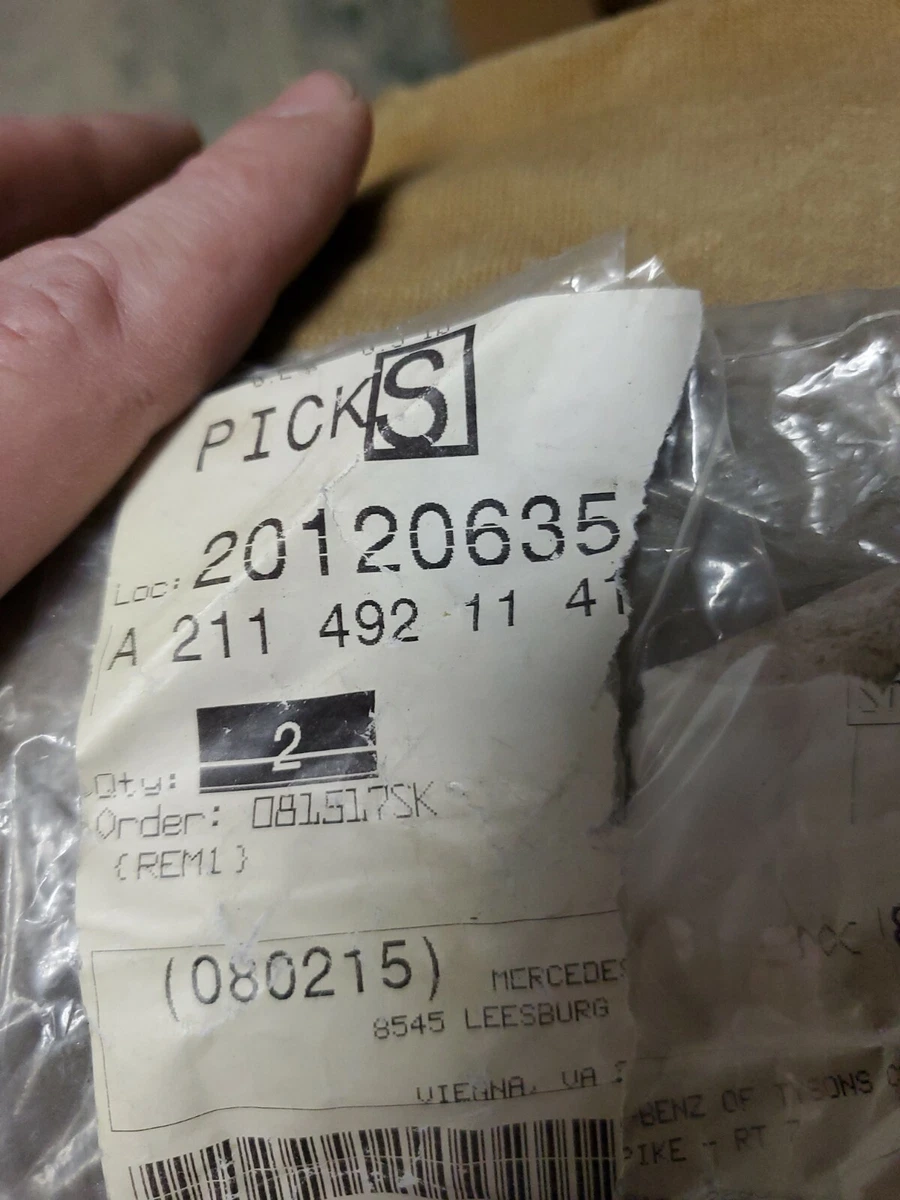 New Genuine Mercedes-Benz Muffler & Pipe Rear Bracket 2114921141 