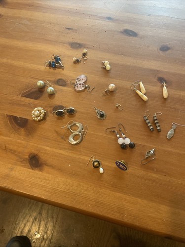 Lot Of Vintage & Modern Costume Earrings Mix Styles - Picture 1 of 11