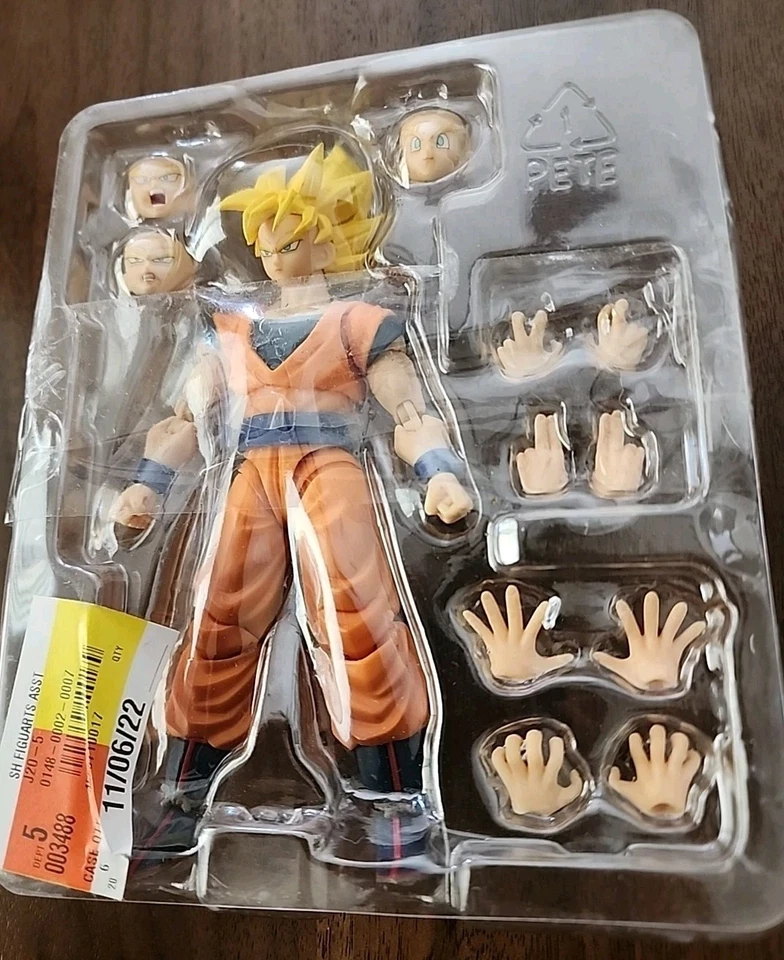 Bandai SH Figuarts - Dragonball Z Son Goku Super Saiyan Full Power Action Figure - Image 2 of 4