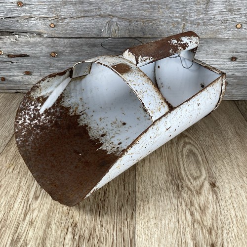Large Antique Scoop Crookston, MN Farm Barn Feed Grain Scoop with Handle - Picture 9 of 20