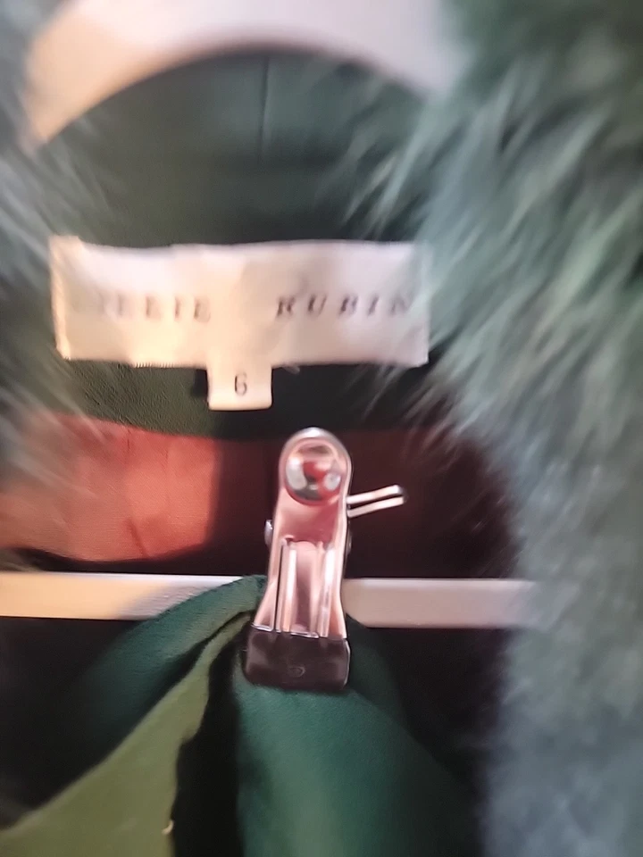 Traje Falda Rubí Lillie Talla 6 Verde Oscuro Con Cuello de Piel Sintética. 100% lana Foto 2 de 4