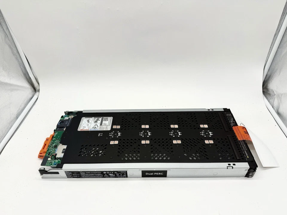 Dell PowerEdge FD332 16-Port 2.5" Storage Node Blade - Image 3 of 4