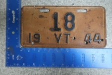 Vermont Vt License Plate Tag Motorcycle MC 1944 44 #18 Two Digit Low Number