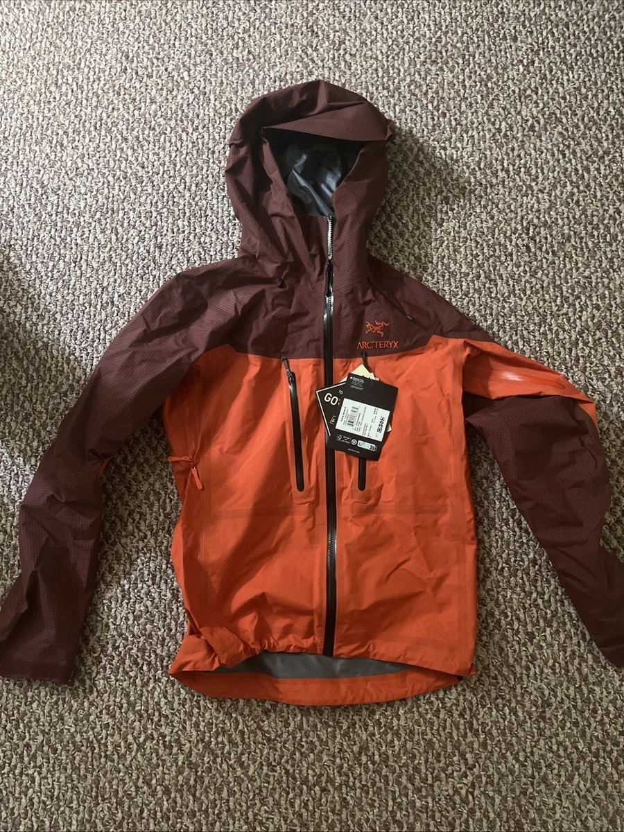 Arc'teryx Alpha SV Water Resistant Coats, Jackets & Vests for Men