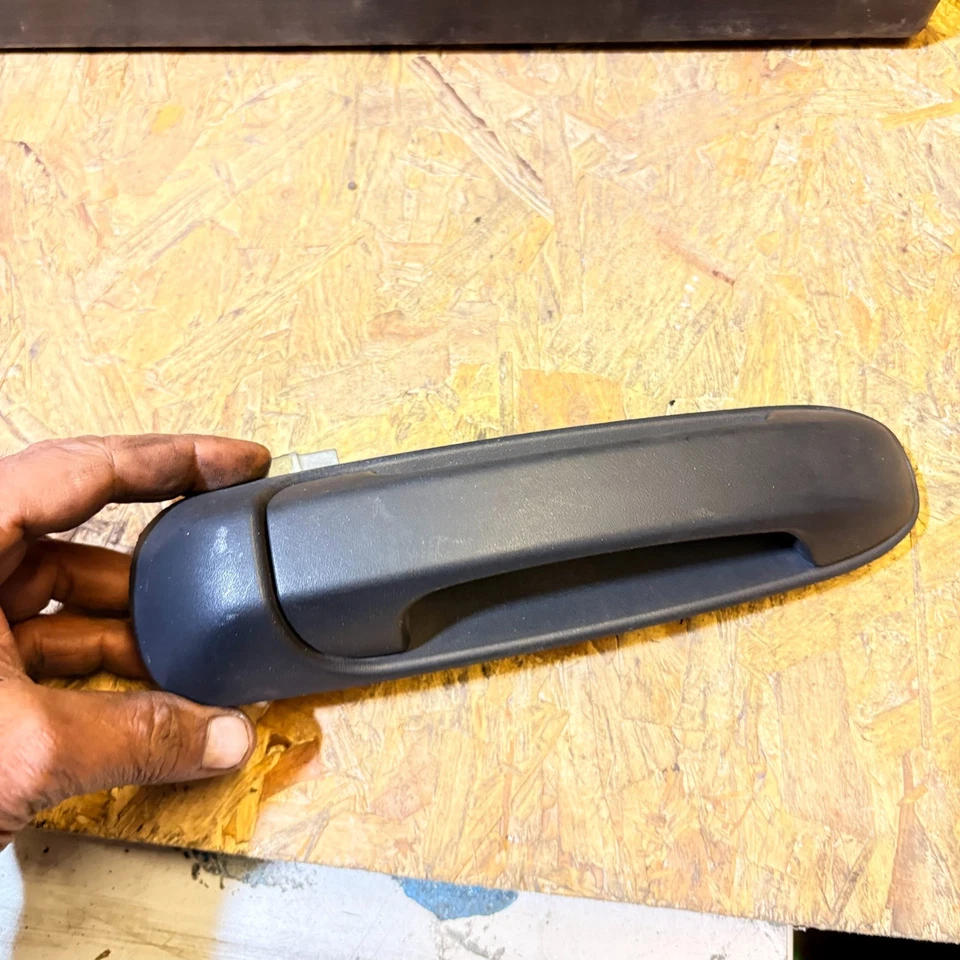 JEEP CHEROKEE 2002-2007 REAR RIGHT SIDE DOOR HANDLE EXTERIOR - Image 3 of 4