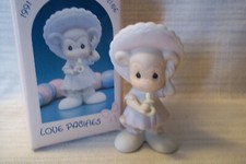 Precious Moments Love Pacifies BC911 1991 Birthday Club members Only Figurine