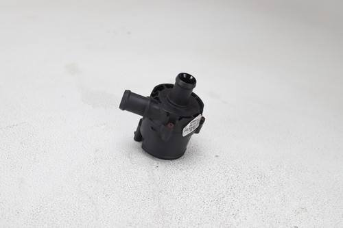 VW Tiguan 2015 2.0 TDI 85 kW Hilfswasserpumpe 5G0965567 5Q0121591AN