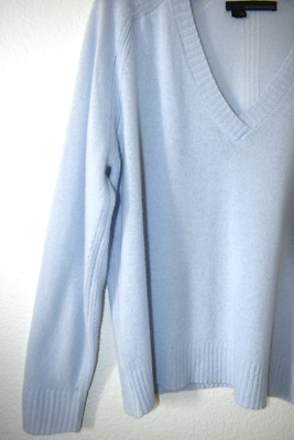 360 Cashmere Cashmere V-Neck Sweater In Light Blue Size Large