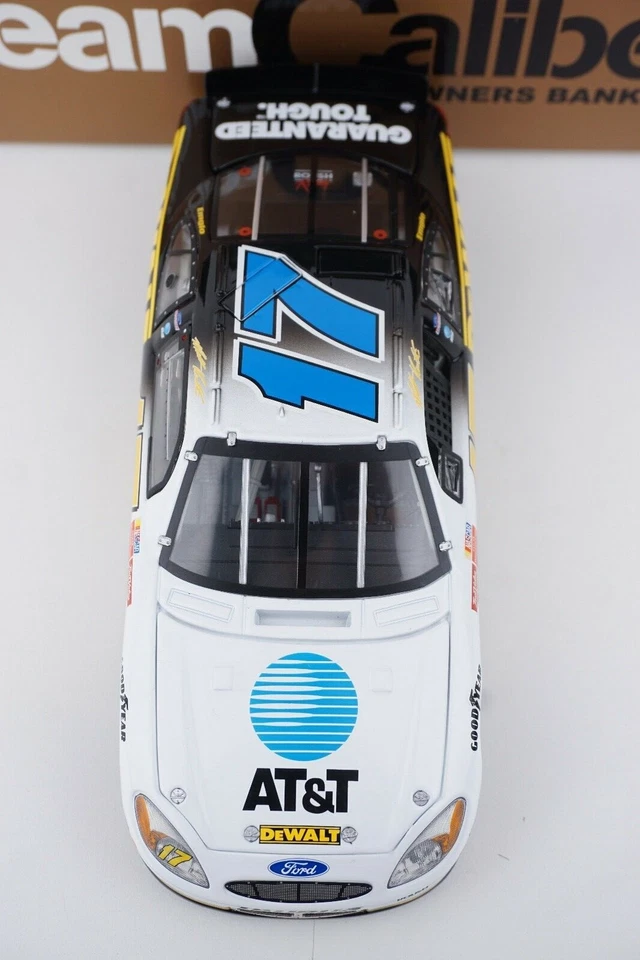 Team Caliber Owners Bank Series #17 Matt Kenseth DeWALT AT&T 2001 Ford 1:24 Foto 3 de 4