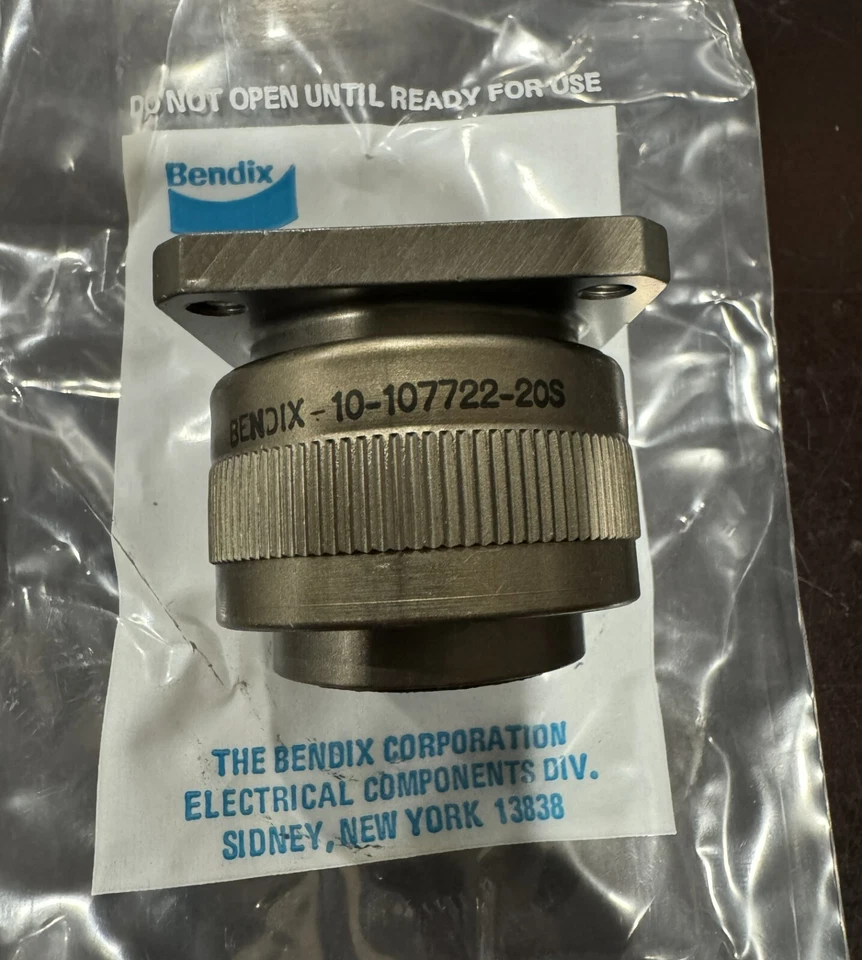 Bendix 10-107722-20S Circular MIL Spec Connector RECEPT - Image 3 of 3