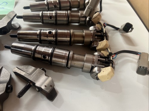International DT466E Diesel Engine Fuel Injector Set of 6 Injectors - Picture 2 of 4