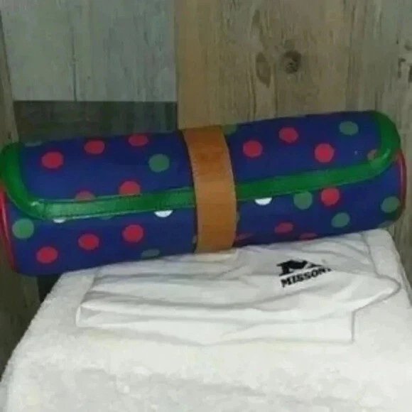 Bolso sin asas M by Missoni azul a lunares y2k vintage barril precio de venta sugerido por el fabricante 498 USD Foto 2 de 4