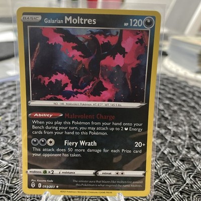 Galarian Moltres Holo Rare Card 93/203 Evolving Skies Pokémon TCG