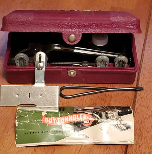 Vintage SINGER Buttonholer Attachment 160743 with 4 Templates & Red Case
