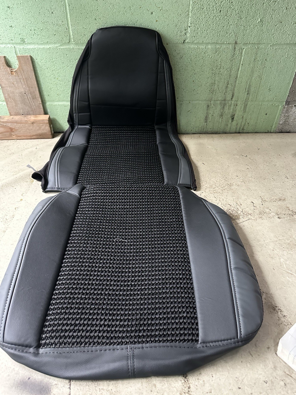 Universal Semi-Truck Seat Cover – Driver Side Only – Fits All Models-image