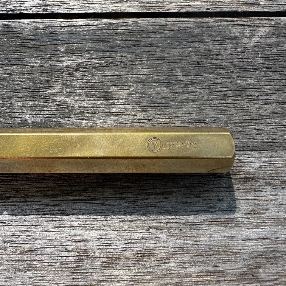 Bolígrafo de latón vintage Y Studio Roller Ball ligeramente usado  Foto 2 de 4