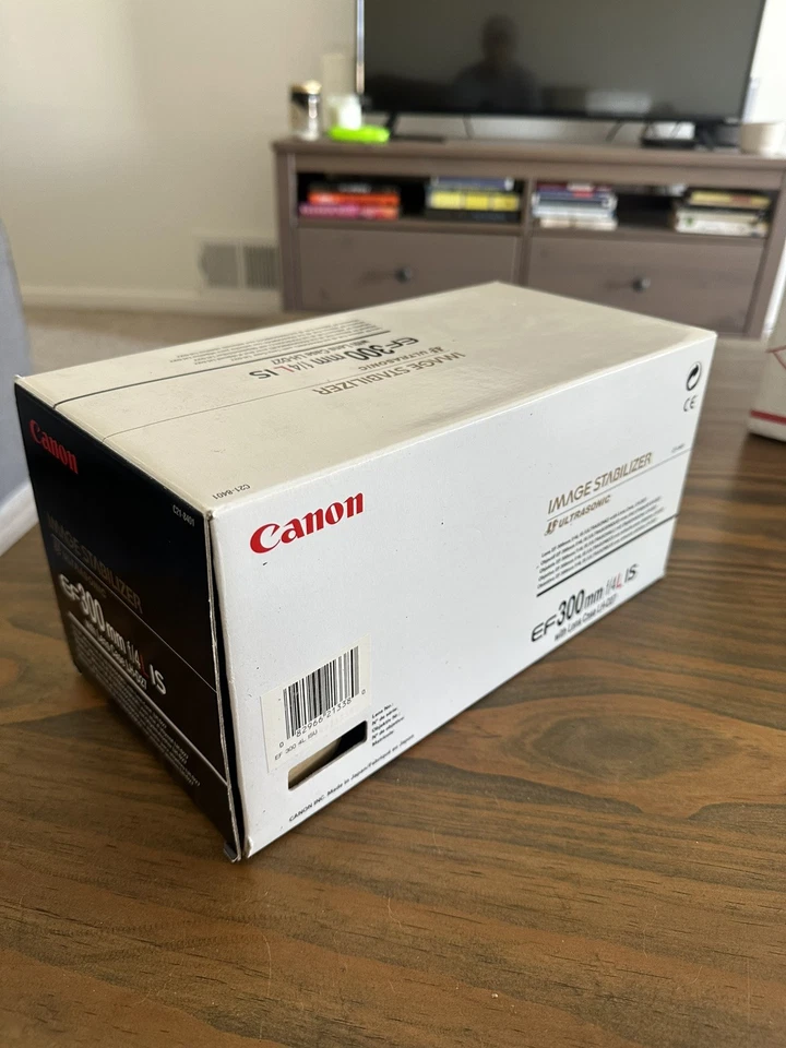 Canon 300mm f/4L IS USM – Excellent Telephoto Lens – Works Perfectly – Fast Ship - Image 4 of 4